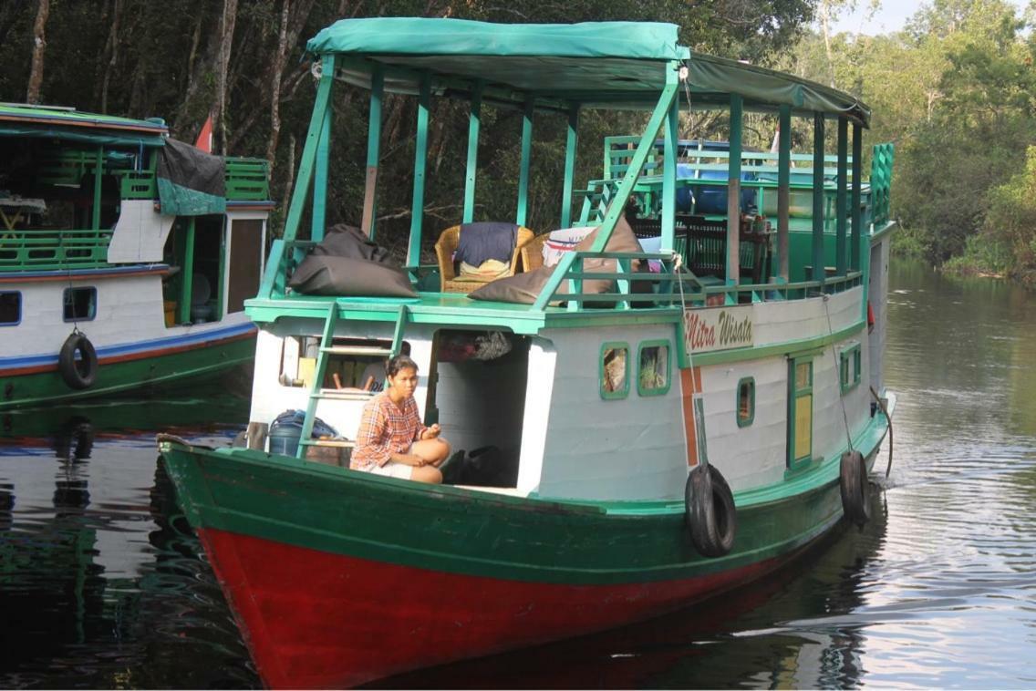 Orangutan Shaka Houseboat With Cabin Пангкалан-Бун Екстер'єр фото